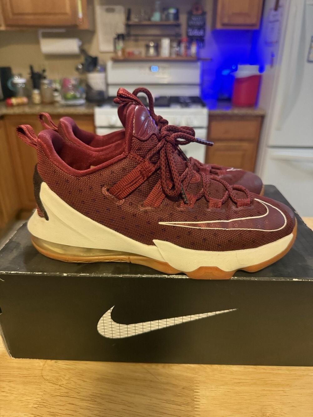 Men's NIKE LEBRON 13 XIII Sz 6y Low Top Sneakers / Shoes OG Box 831925-610